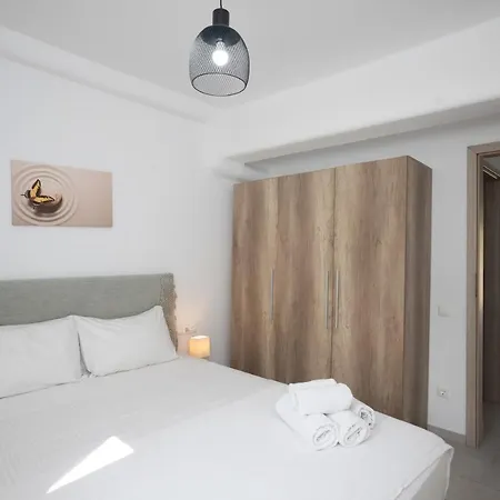 Experience Mykonos Ruby Paradise With Shared Pool アパート